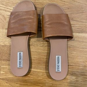 Steve Madden slides size 7